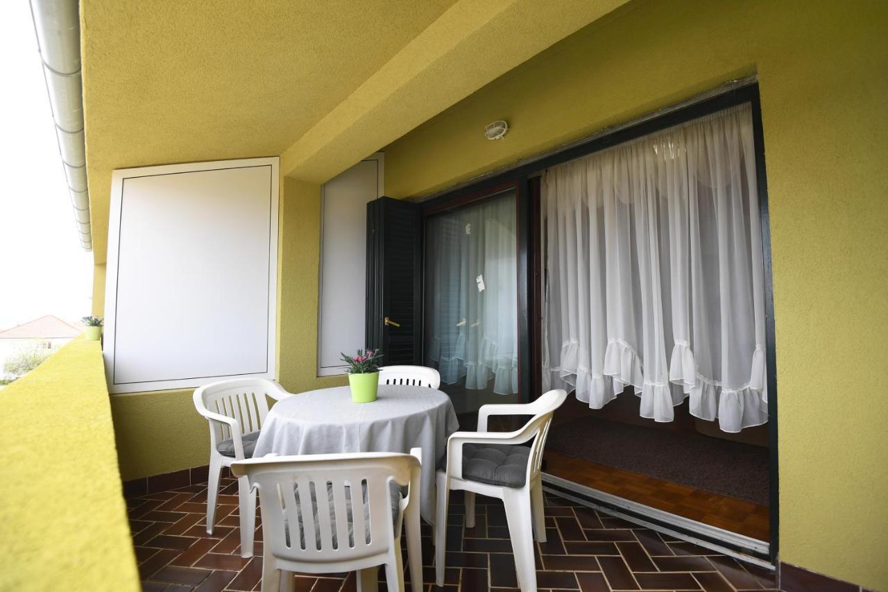 Apartmani Erna Pašman Extérieur photo